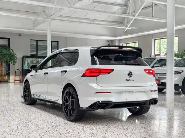 Volkswagen Golf 2023, фото 16