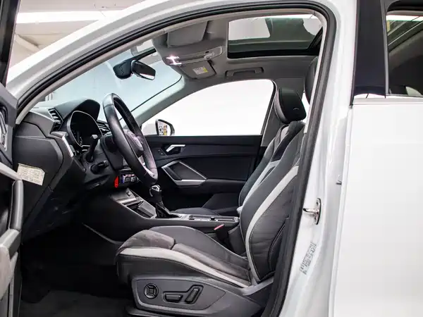 Audi Q3 2022, фото 13