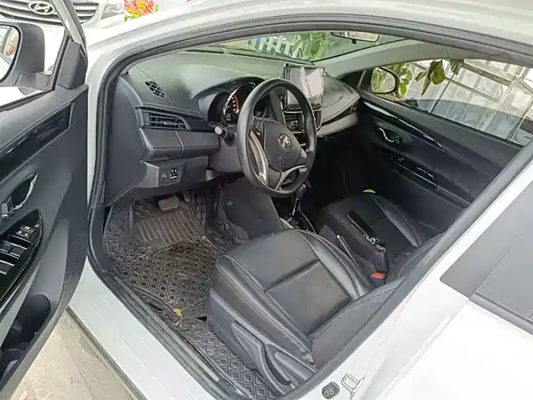 Toyota Yaris 2022, фото 15