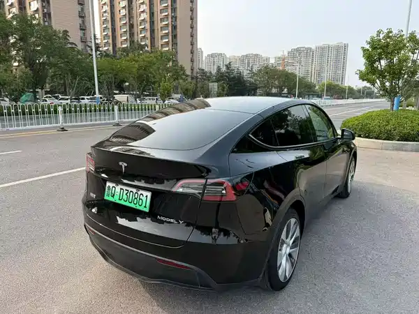 Tesla Model Y 2022, фото 9