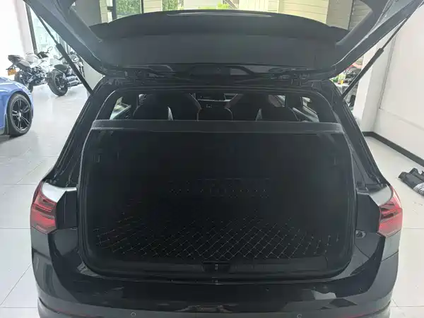 Volkswagen Golf GTI 2023, фото 15