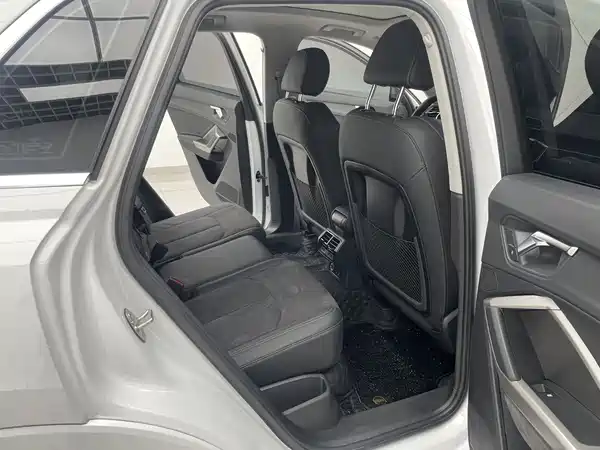 Audi Q3 2023, фото 12