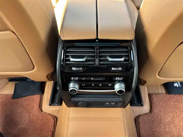 BMW 6 Series GT 2022, фото 11