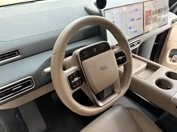 Li Auto MEGA 2025, фото 9
