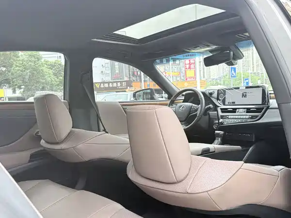 Lexus ES 2022, фото 19