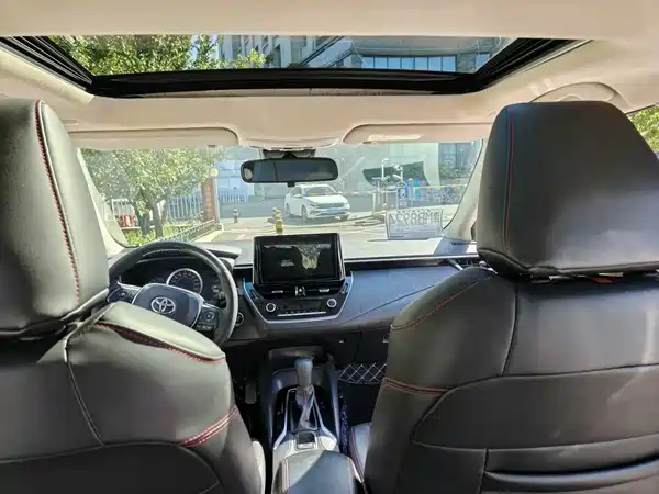 Toyota Corolla 2023, фото 10