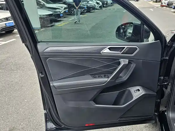 Volkswagen Tiguan L 2022, фото 6