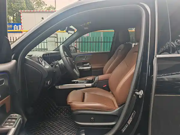 Mercedes-Benz GLB 2023, фото 4