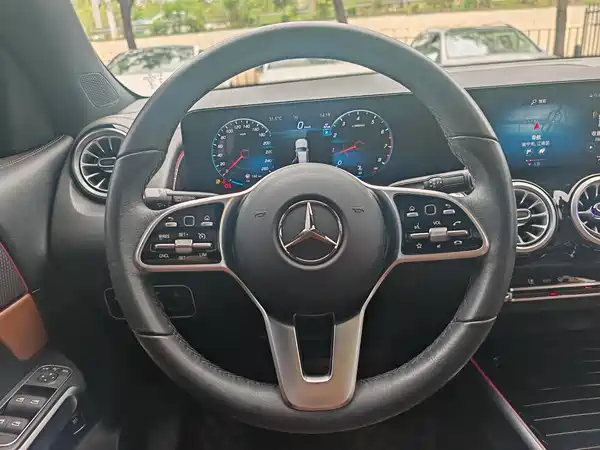 Mercedes-Benz GLB 2023, фото 8