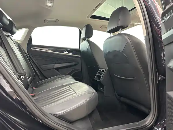 Volkswagen Passat 2022, фото 10
