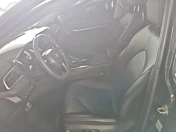Toyota Camry 2023, фото 6