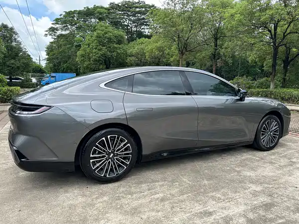 Geely Galaxy Starshine 8 2025, фото 17