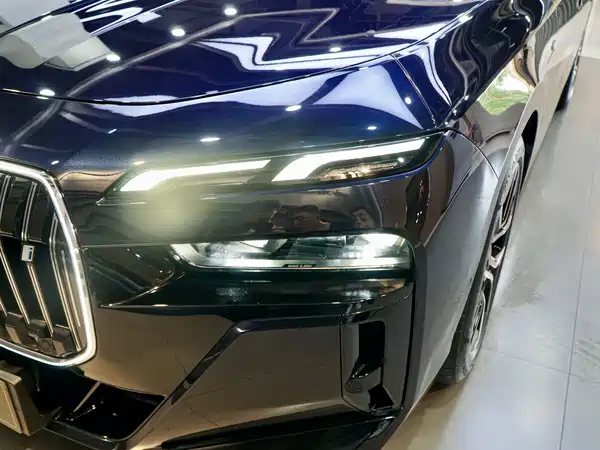 BMW i7 2023, фото 23