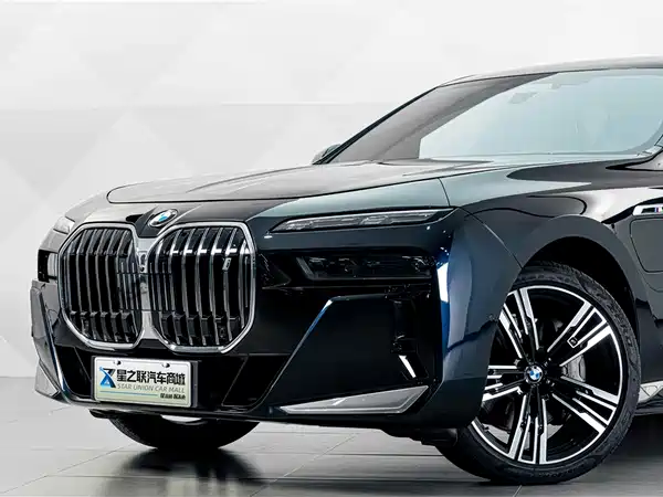 BMW i7 2023, фото 3