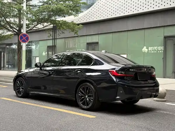 BMW 3 Series 2024, фото 7