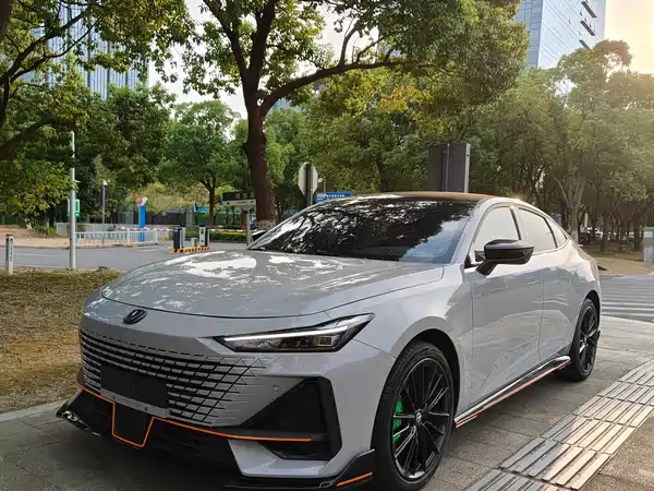 Changan UNI-V 2022