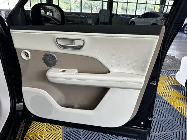 Toyota bZ3X 2025, фото 10