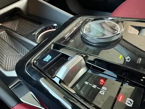 BMW i5 2024, фото 8