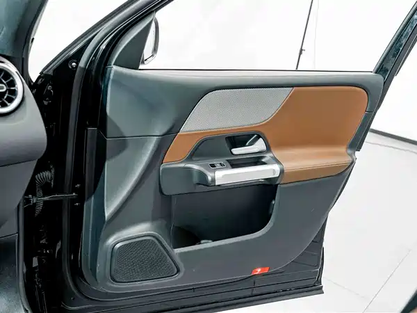 Mercedes-Benz GLB 2024, фото 13