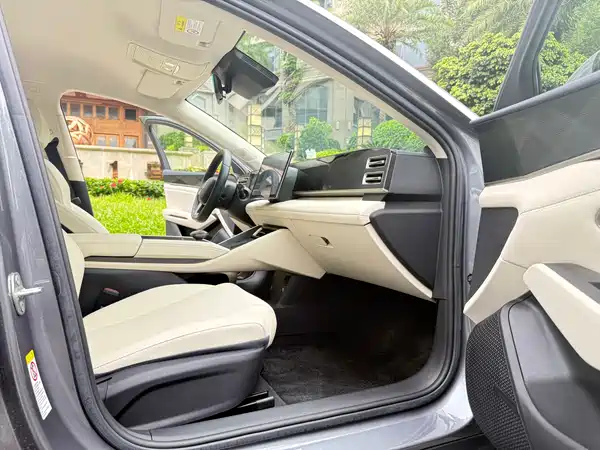 BYD Qin L 2025, фото 8