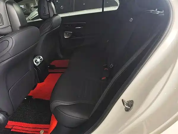 Mercedes-Benz C-Class 2023, фото 16