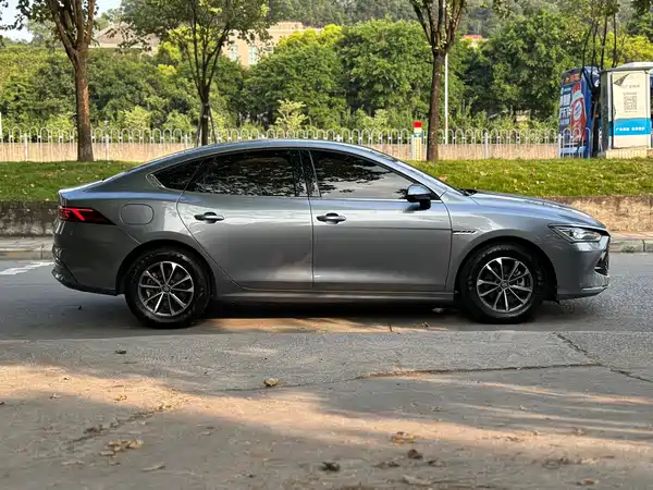 BYD Qin PLUS 2024, фото 8