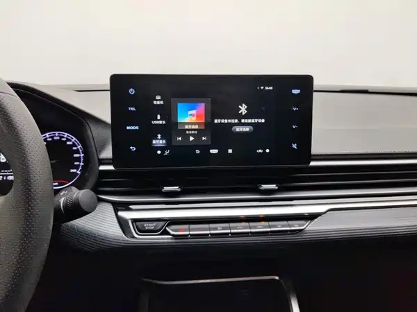 Geely Emgrand 2023, фото 13