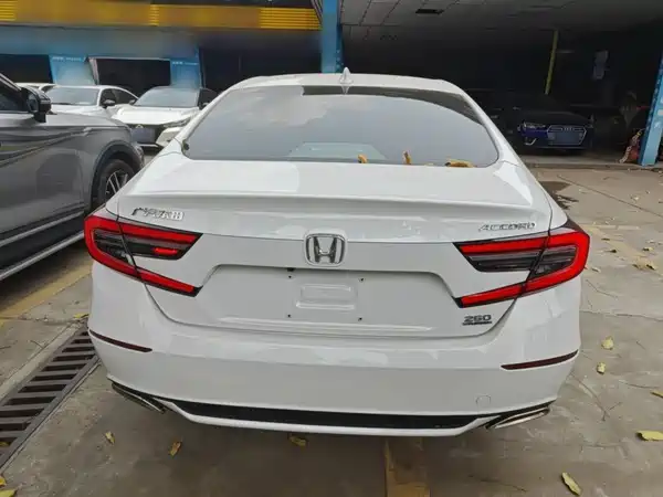 Honda Accord 2022, фото 5