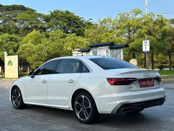 Audi A4L 2022, фото 6
