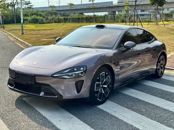 Xiaomi SU7 2024
