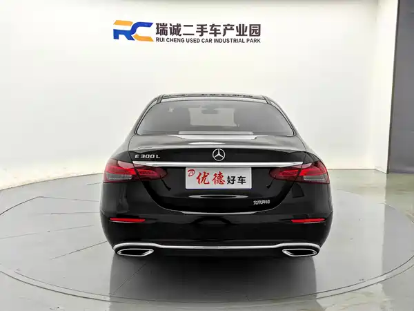 Mercedes-Benz E-Class 2022, фото 4