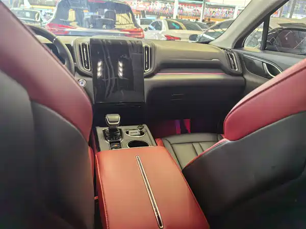 Hongqi HS3 2024, фото 8