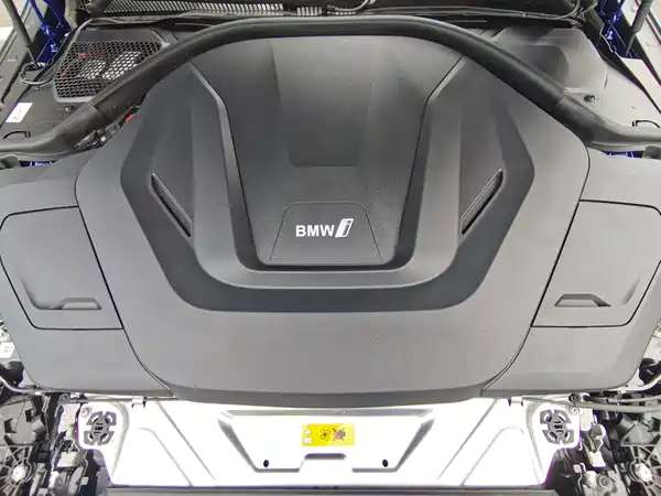 BMW i4 2023, фото 26
