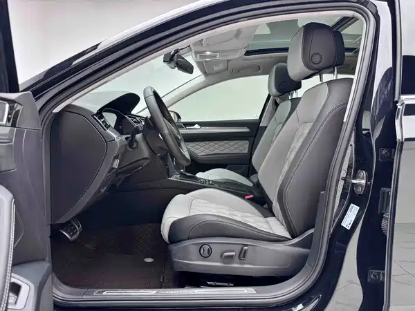 Volkswagen Magotan 2023, фото 7