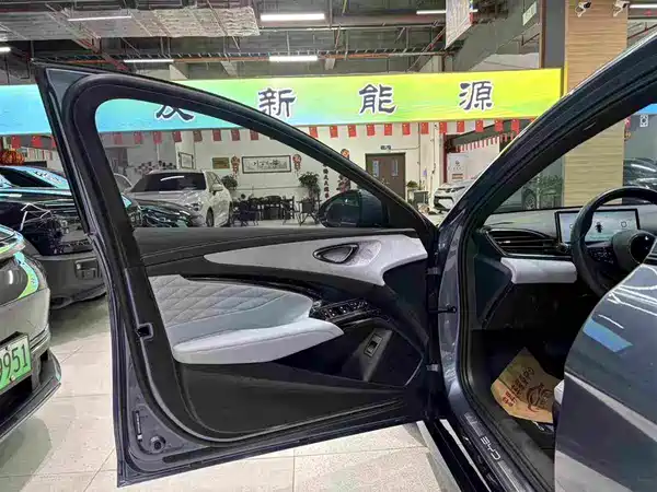 BYD Seal 2023, фото 10