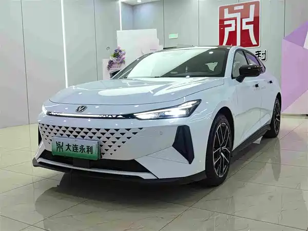 Changan UNI-V iDD 2024
