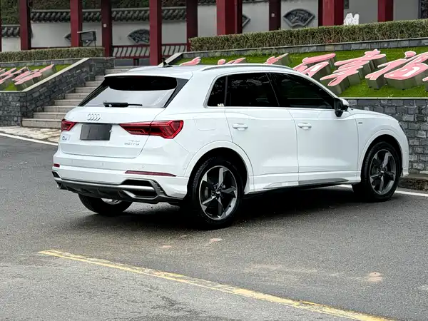 Audi Q3 2022, фото 7