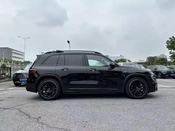 Mercedes-Benz GLB AMG 2024, фото 4