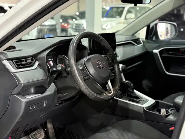 Toyota RAV4 2023, фото 5