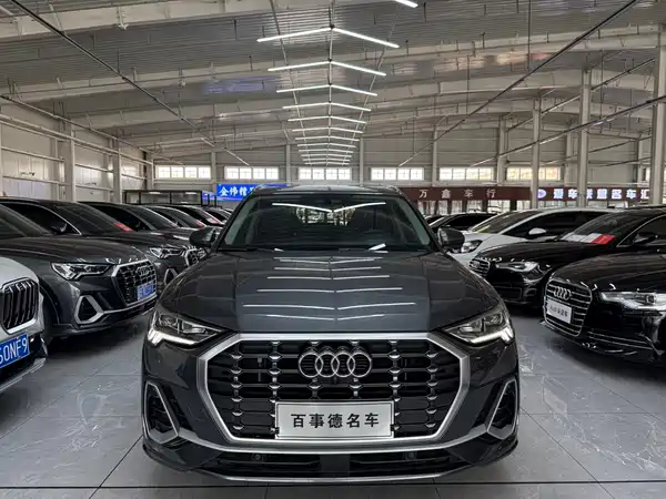 Audi Q3 2023, фото 2