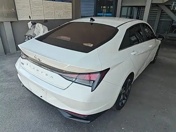 Hyundai Elantra 2022, фото 6