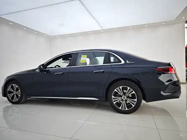 Mercedes-Benz E-Class 2025, фото 22