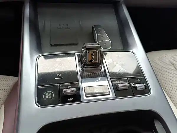 BYD Seal 07 DM-i 2025, фото 14