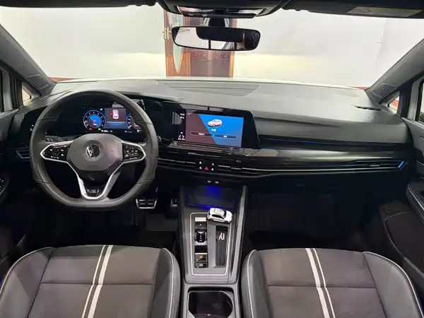 Volkswagen Golf 2023, фото 11