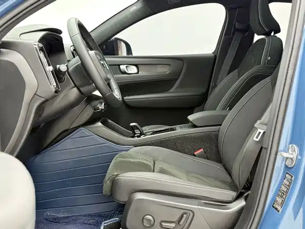 Volvo C40 2022, фото 5