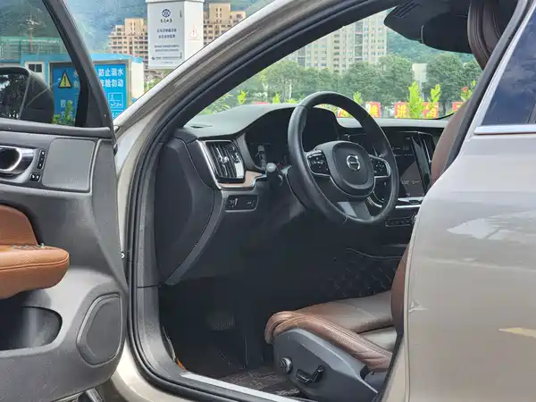 Volvo S60 2022, фото 8
