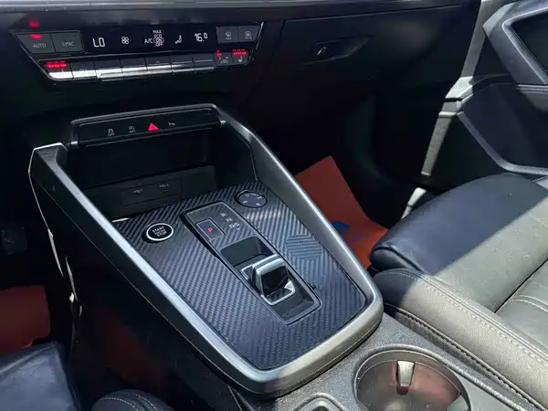 Audi A3 2023, фото 13