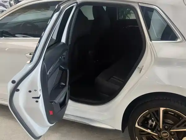Audi A3 2023, фото 12