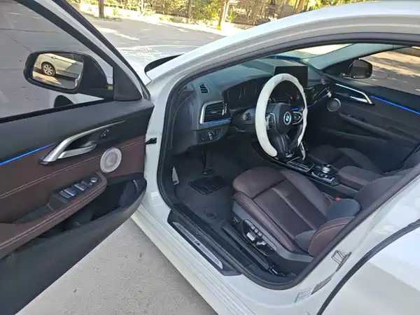 BMW 1 Series 2021, фото 15