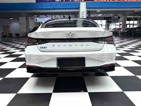 Hyundai Elantra 2022, фото 17